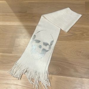 Echo brand skull scarf